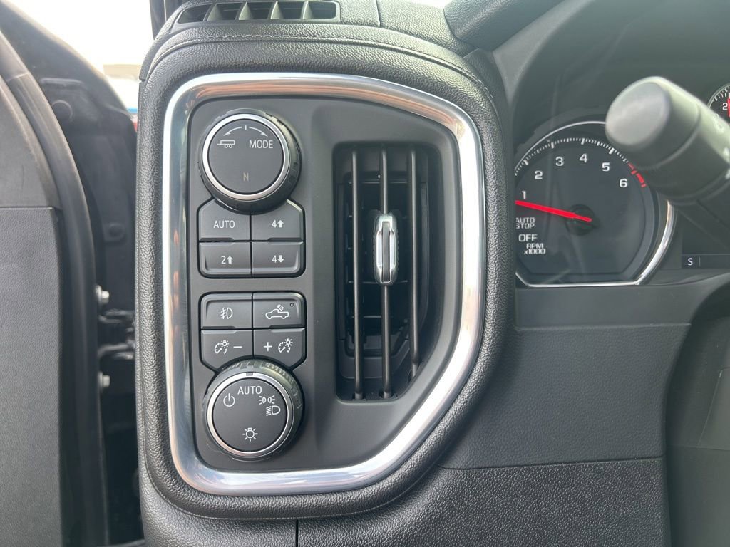 Used 2020 Chevrolet Silverado 1500 LT Trail Boss AWD/4WD image 27