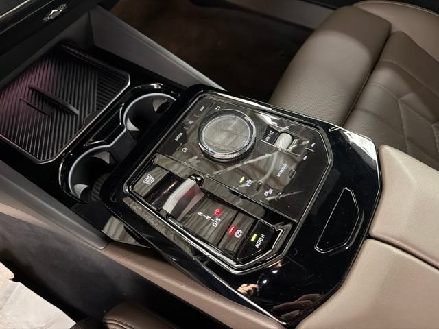 Used 2024 BMW 530i xDrive w/ Premium Package AWD/4WD image 20