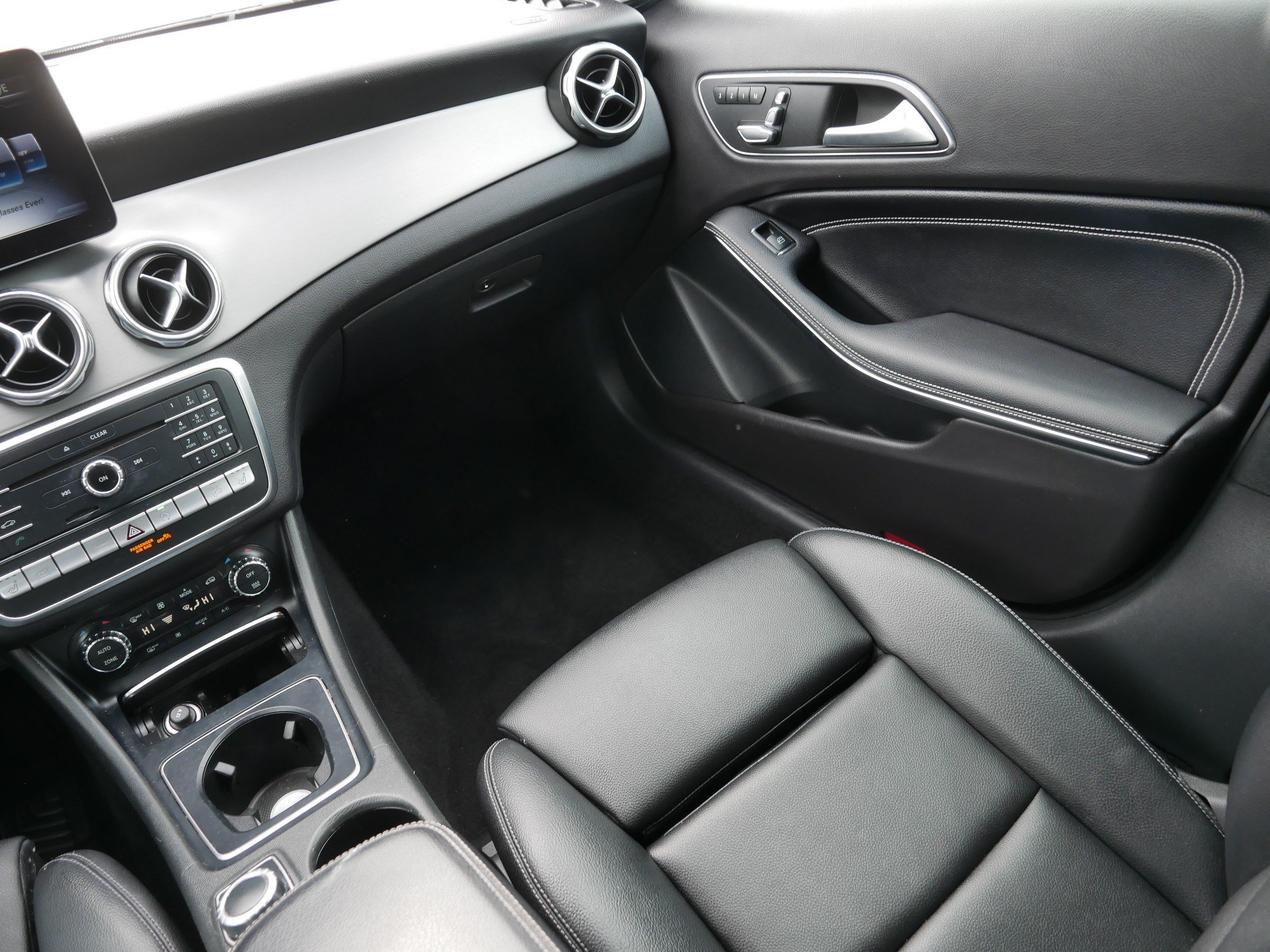 Used 2018 Mercedes-Benz GLA 250 4MATIC image 11