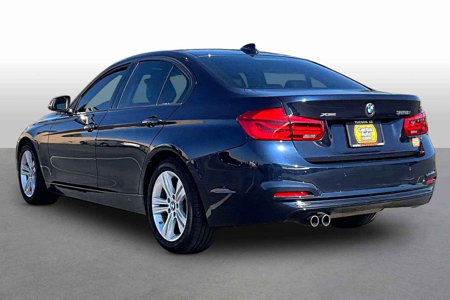 Used 2016 BMW 328i xDrive Sedan AWD/4WD image 11