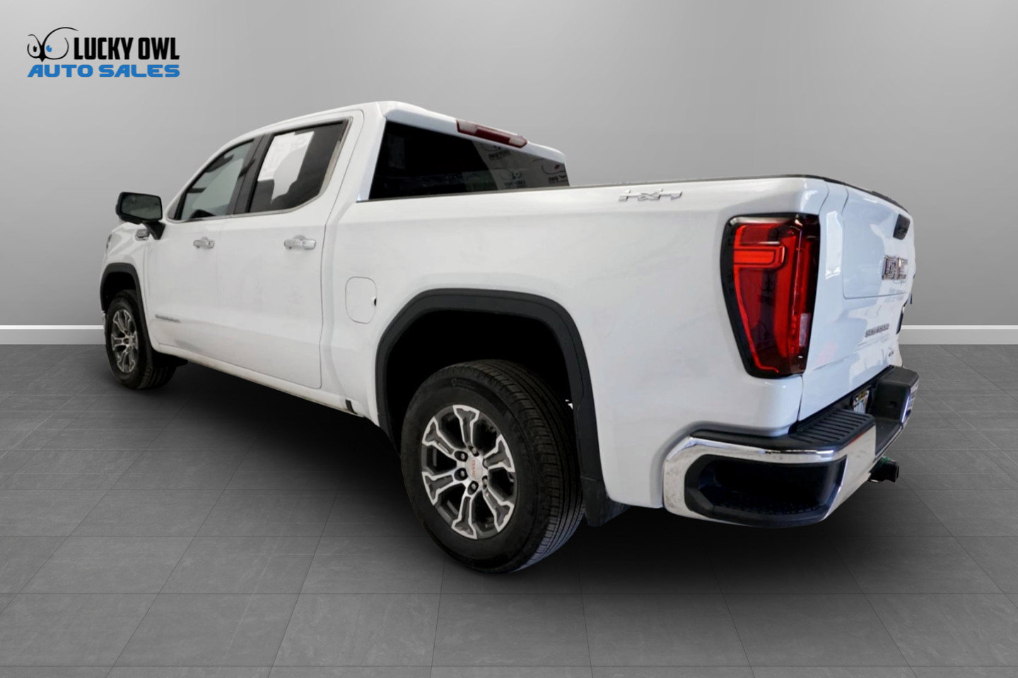 Used 2026 GMC Sierra 1500 SLT AWD/4WD image 9