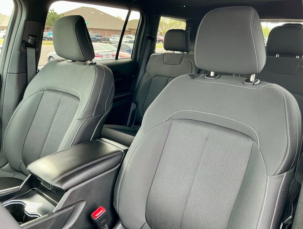 Used 2025 Jeep Grand Cherokee L Laredo RWD image 39