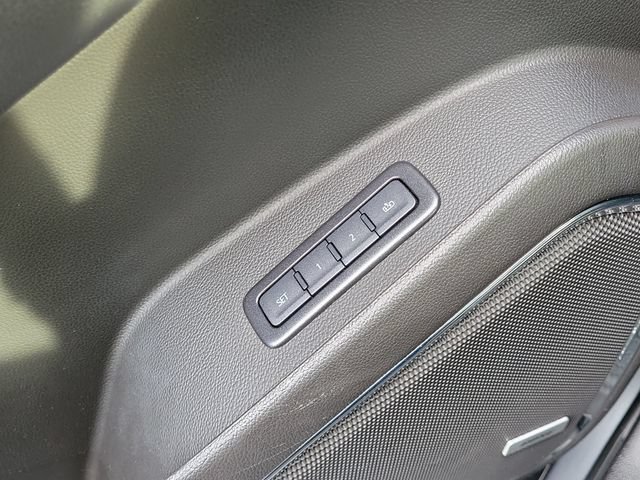 Used 2020 GMC Yukon Denali RWD image 22
