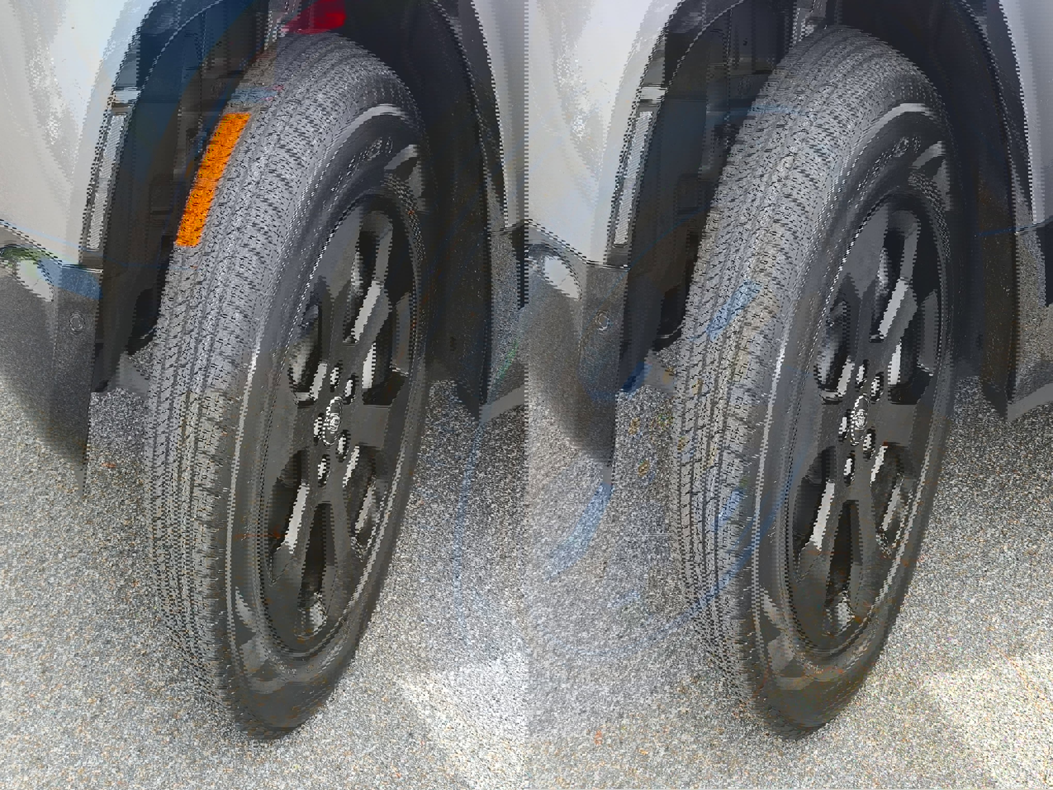 Certified 2024 Land Rover Defender 110 X-Dynamic SE image 32