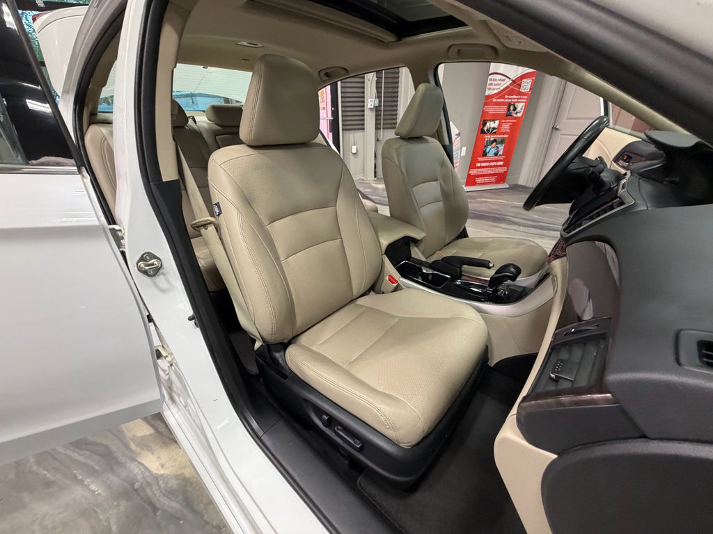 Used 2016 Honda Accord Touring image 4