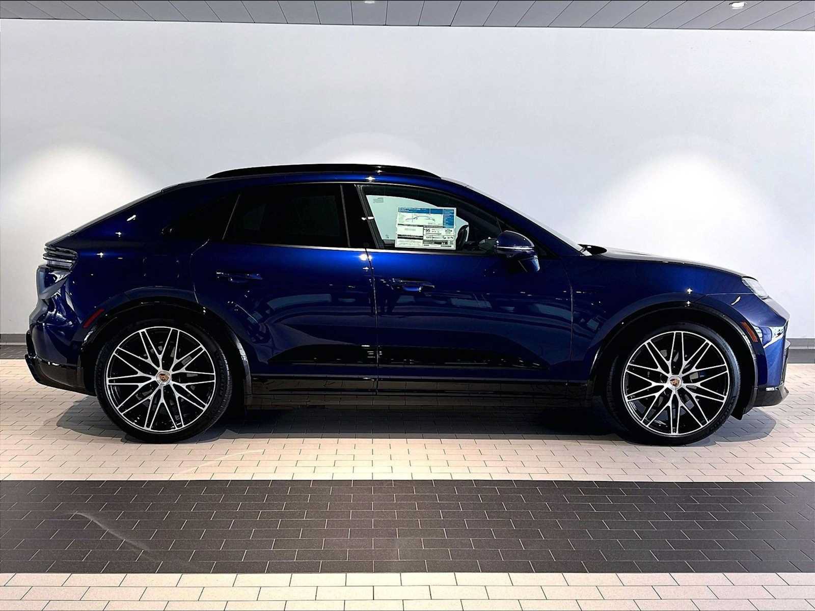 New 2026 Porsche Macan 4 Electric AWD/4WD image 8