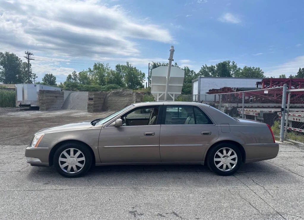 Used 2006 Cadillac DTS FWD image 2