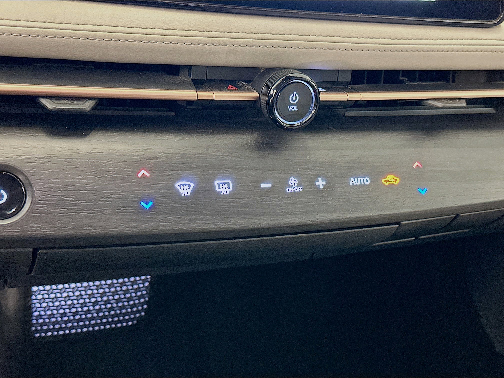 Used 2023 Nissan Ariya AWD image 24