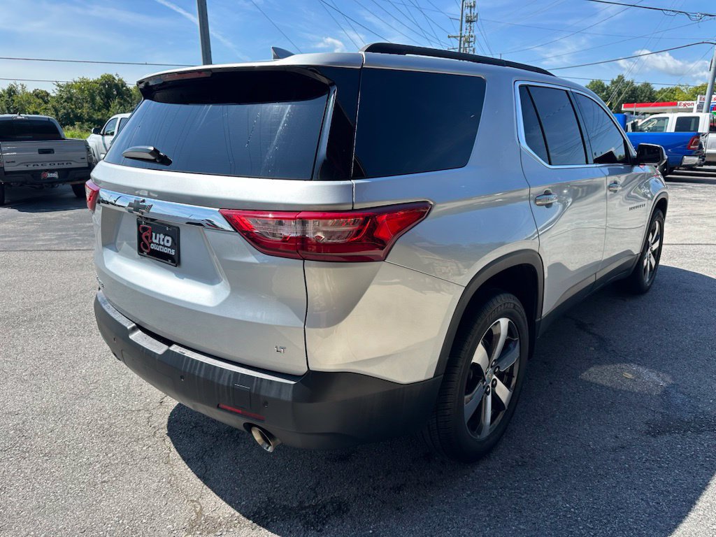 Used 2021 Chevrolet Traverse LT w/ LT Premium Package FWD image 9