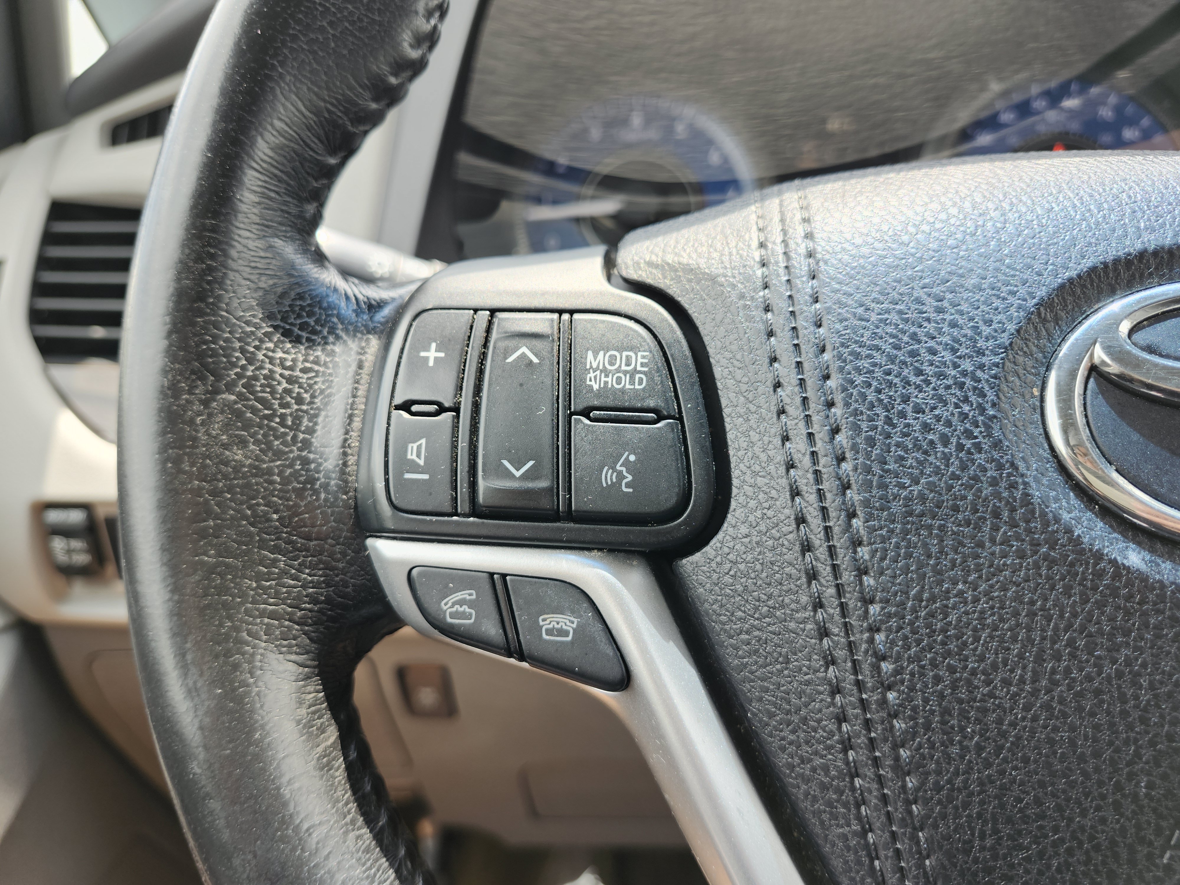 Used 2015 Toyota Sienna XLE Premium AWD/4WD image 37