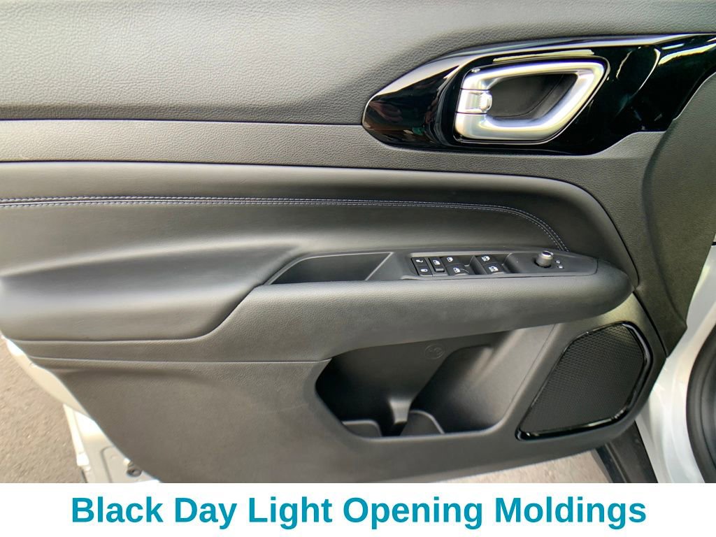 New 2026 Jeep Compass Latitude image 11