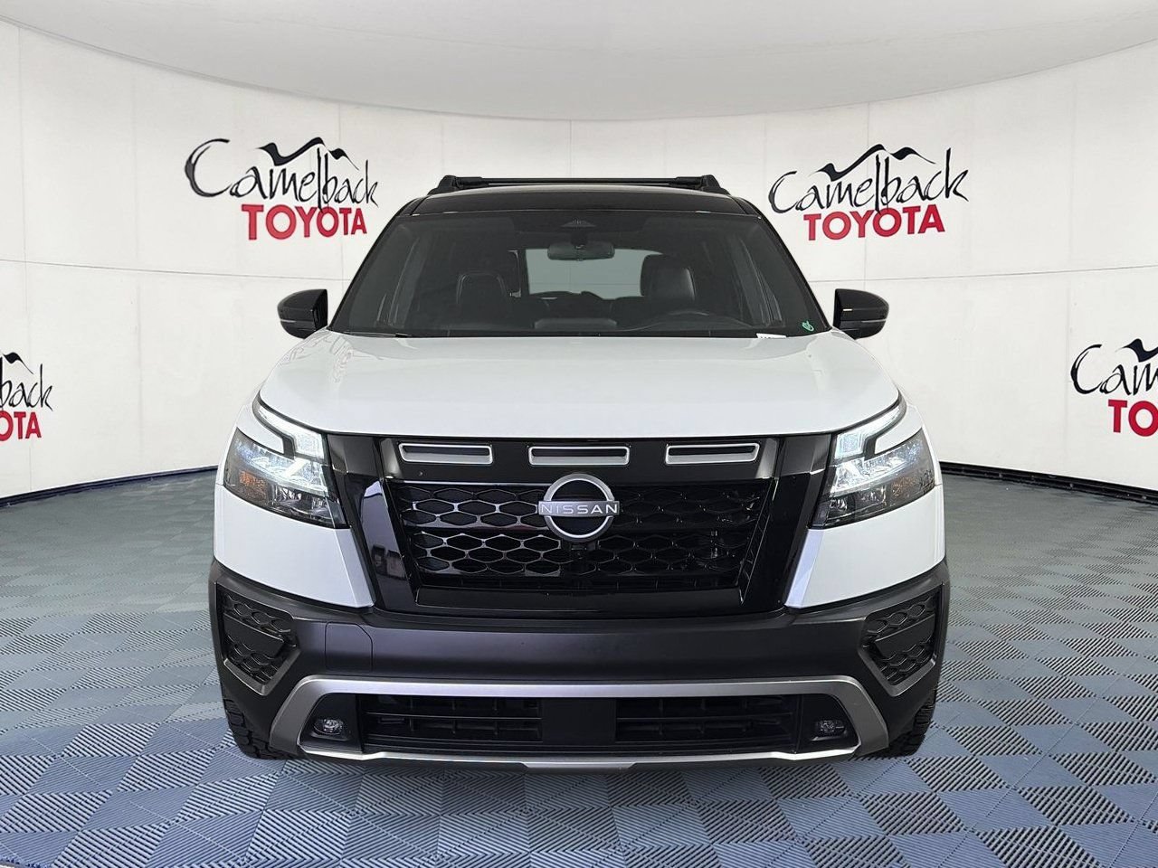 Used 2025 Nissan Pathfinder Rock Creek AWD/4WD image 2