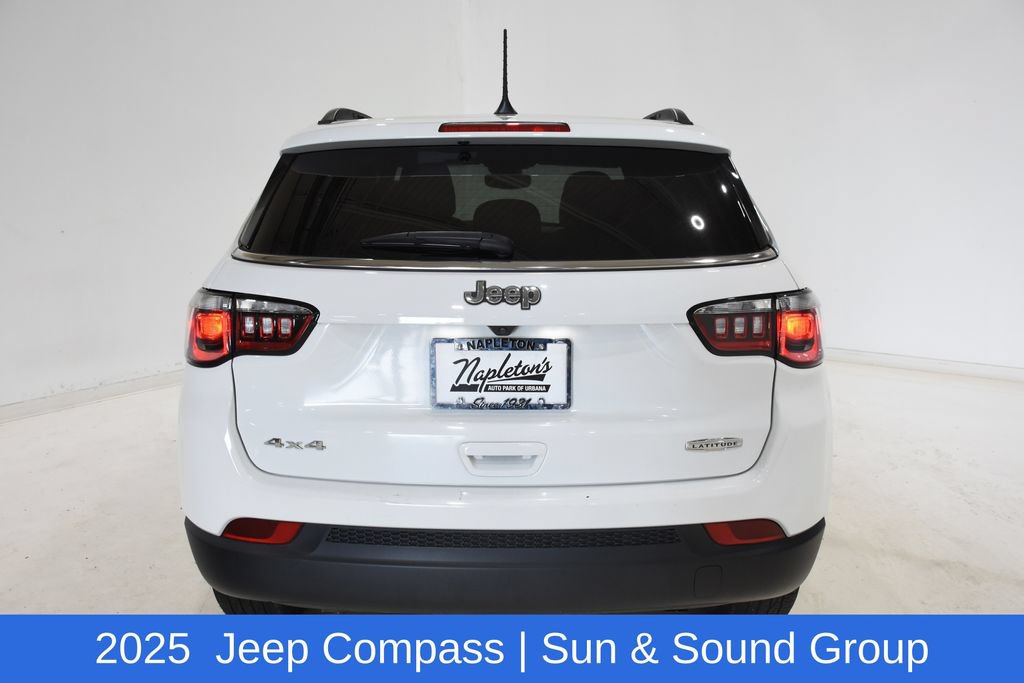 Used 2025 Jeep Compass Latitude w/ Sun & Sound Group AWD/4WD image 5