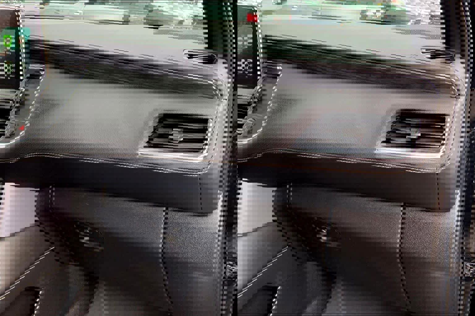 Used 2022 GMC Yukon SLT w/ SLT Luxury Package image 17