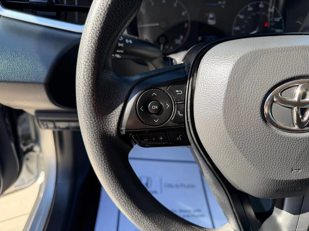 Used 2024 Toyota Corolla LE image 18
