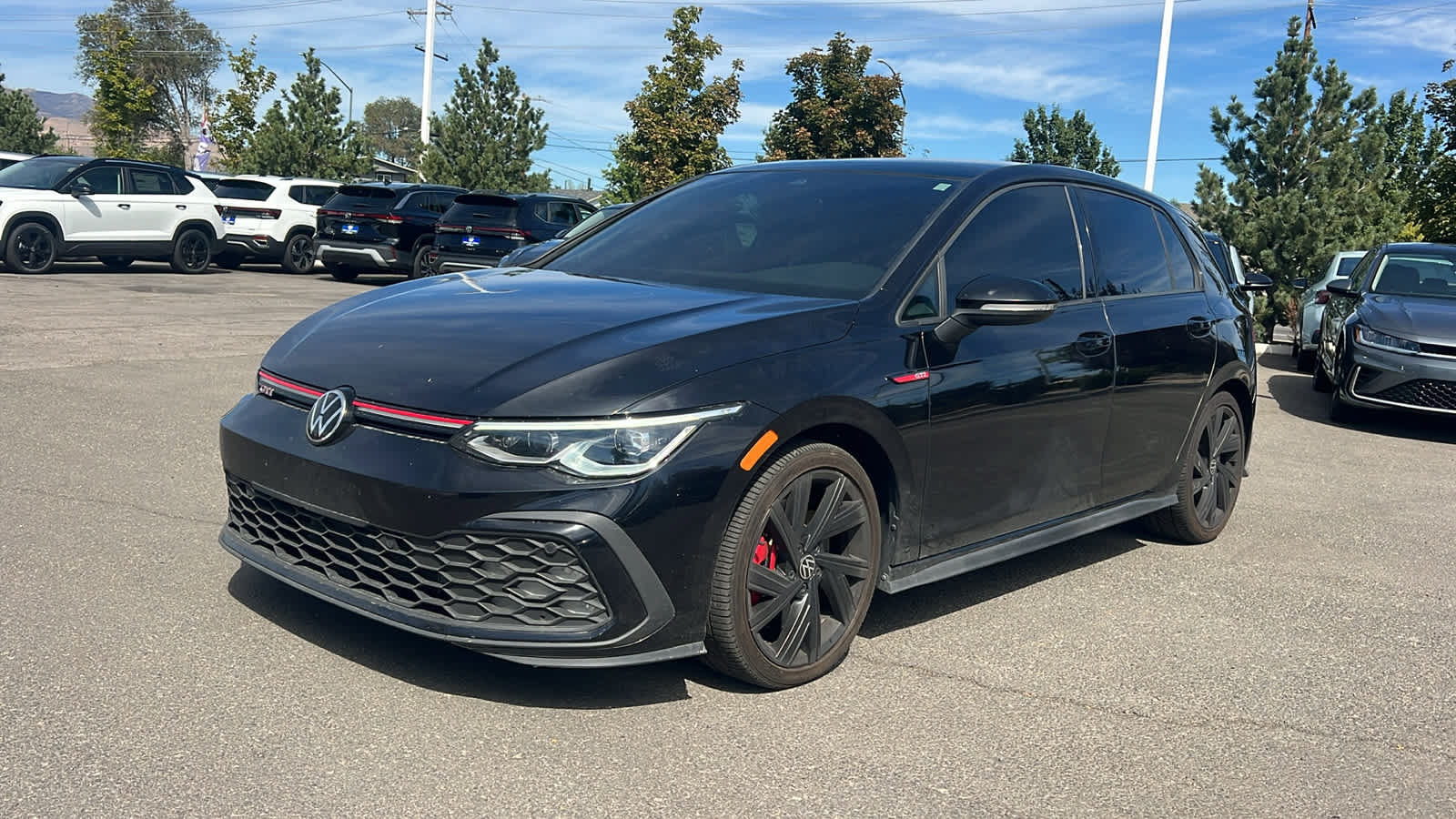 Certified 2022 Volkswagen GTI SE FWD image 1