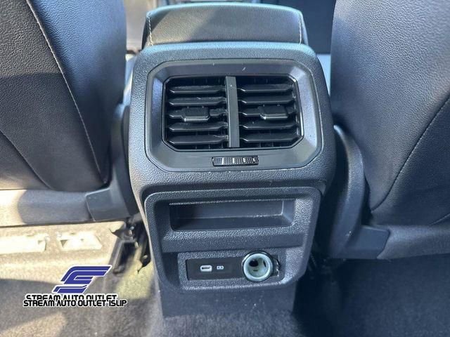 Used 2023 Volkswagen Tiguan SE image 31