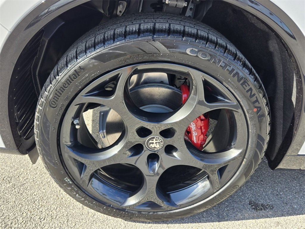 New 2026 Alfa Romeo Stelvio Sprint w/ Convenience Package image 5