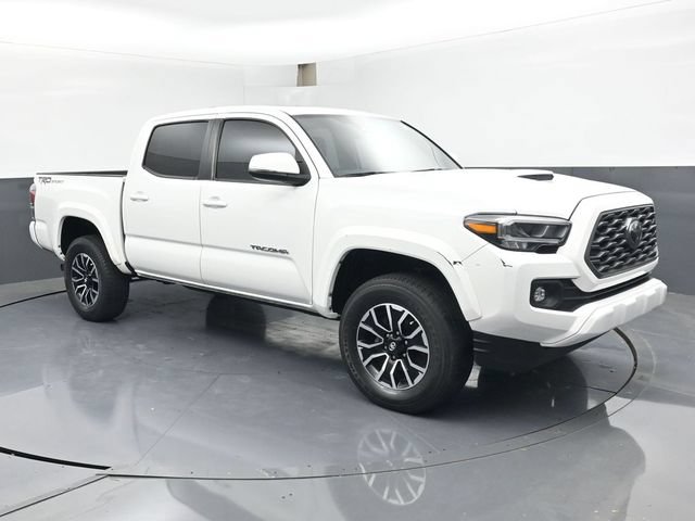 Used 2022 Toyota Tacoma TRD Sport w/ TRD Premium Sport Package RWD image 2