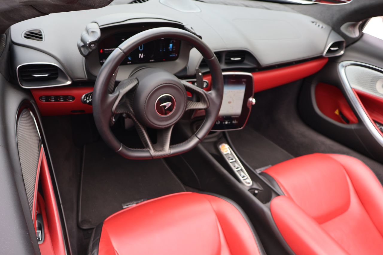 Used 2025 McLaren Artura Spider RWD image 12