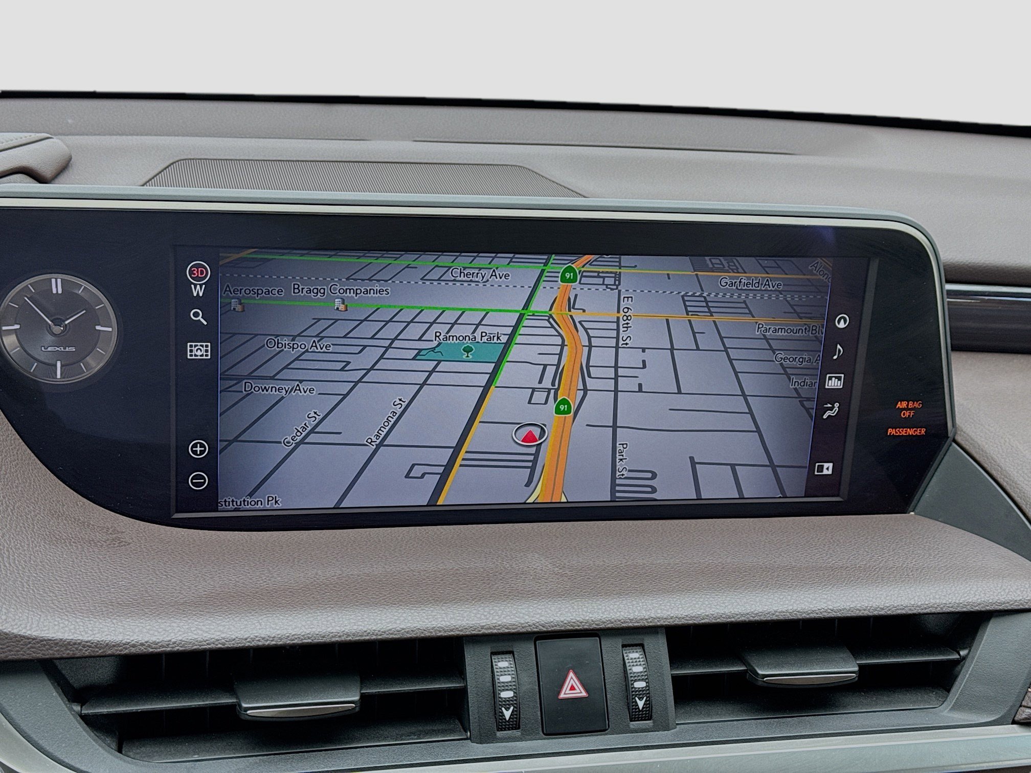 Used 2020 Lexus ES 300h w/ Accessory Package FWD image 9