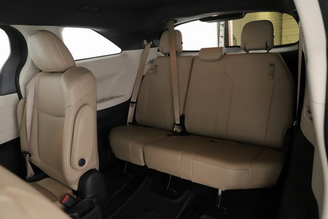 Used 2022 Toyota Sienna XLE image 28