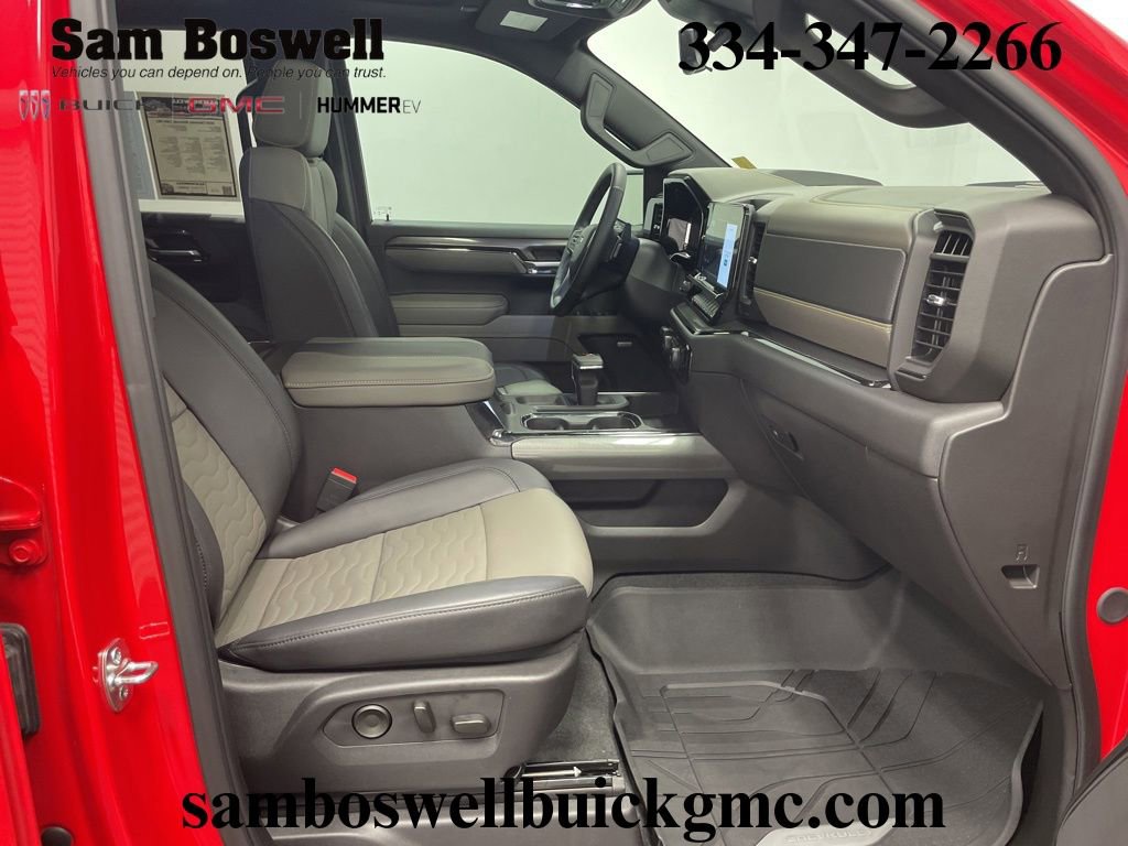 Used 2025 Chevrolet Silverado 1500 ZR2 w/ Technology Package image 31
