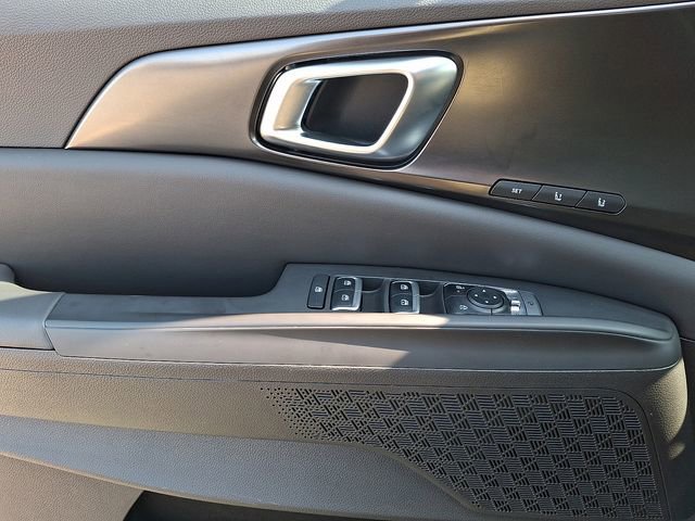 Certified 2026 Kia Carnival SX w/ SX Dark Edition Package image 8