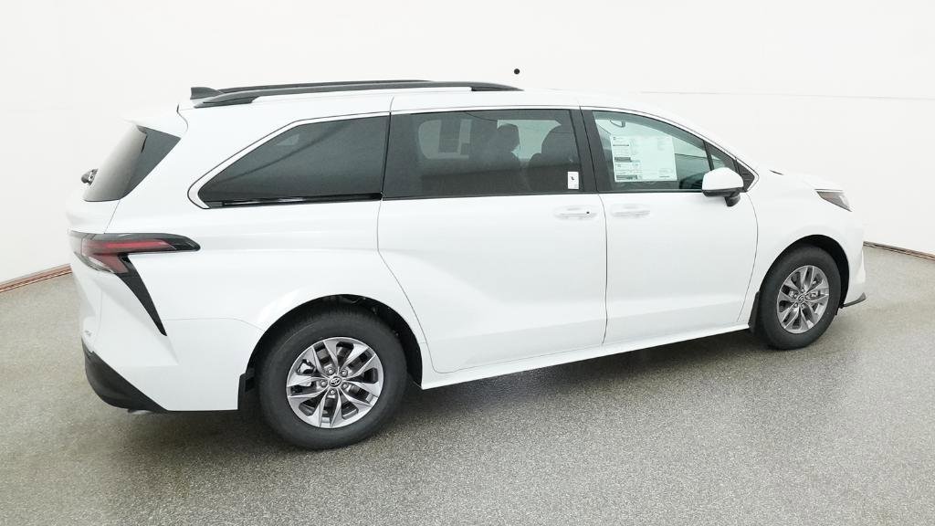 New 2026 Toyota Sienna XLE FWD image 18