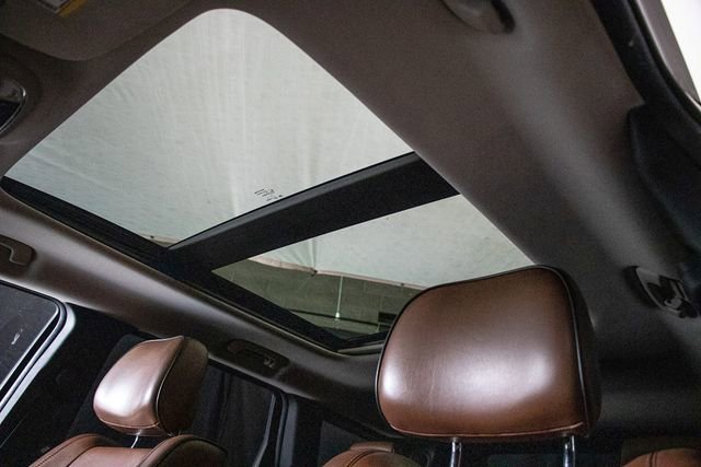 Used 2012 Jeep Grand Cherokee Overland AWD/4WD image 31