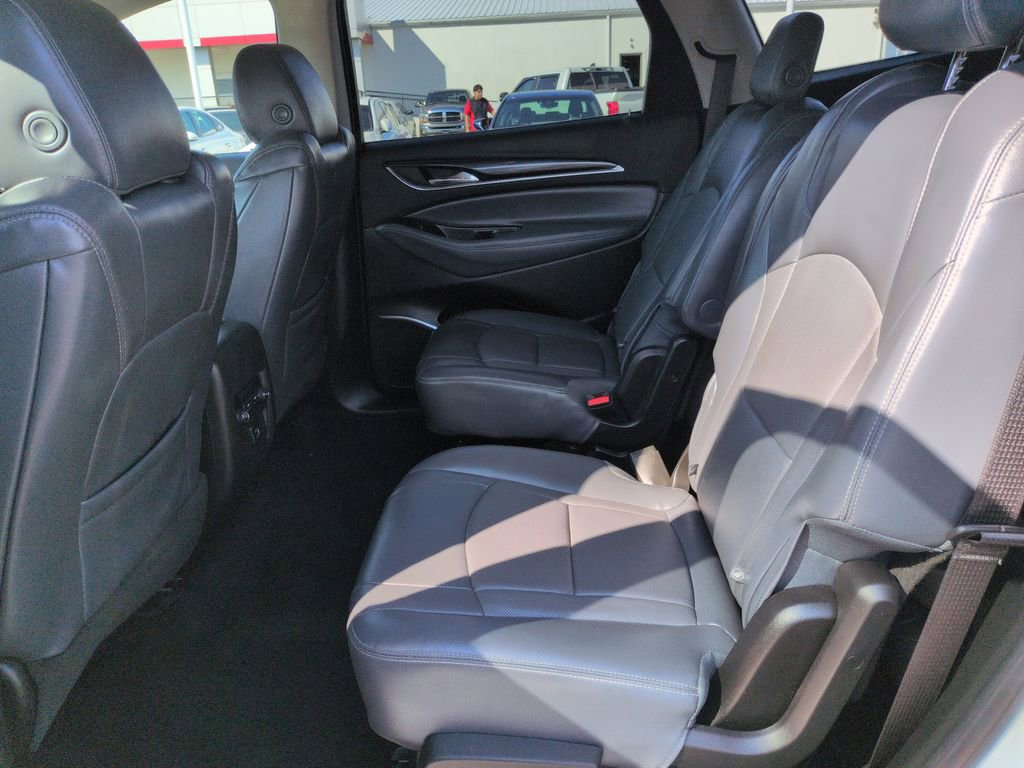 Used 2018 Buick Enclave Essence AWD/4WD image 25