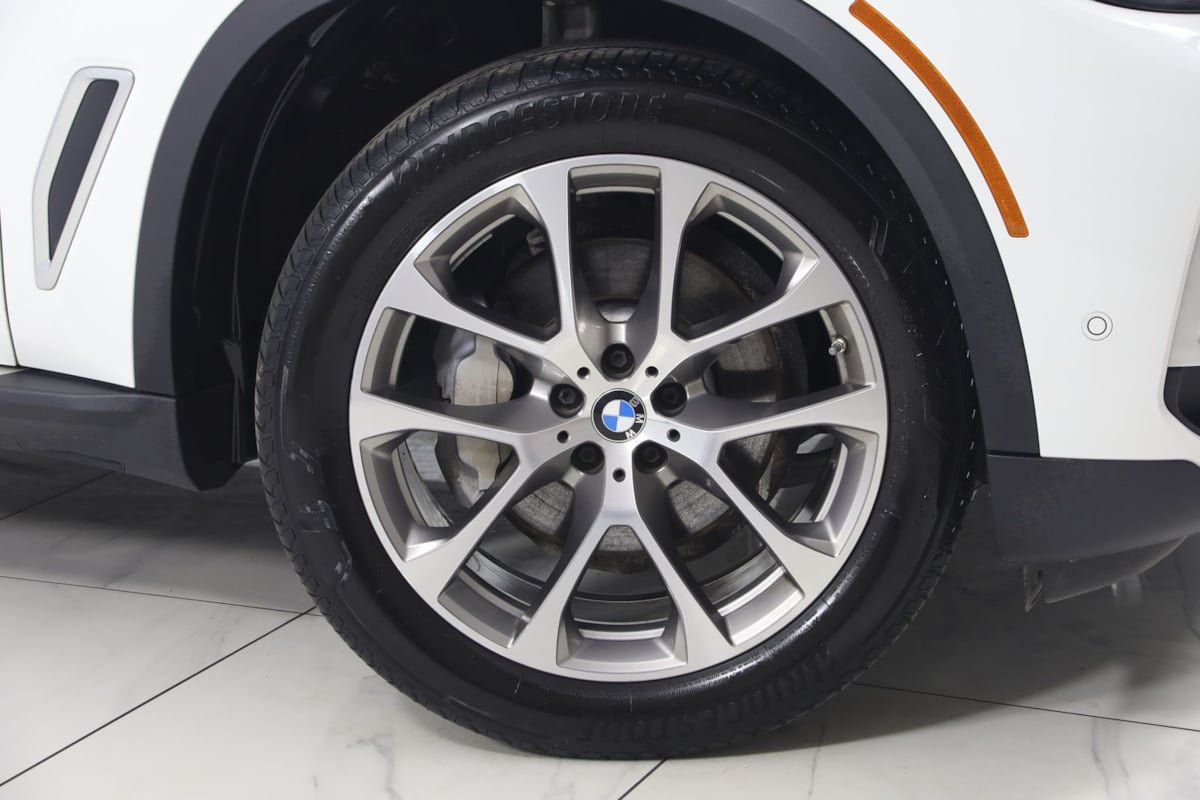 Used 2022 BMW X5 xDrive40i w/ Premium Package AWD/4WD image 17