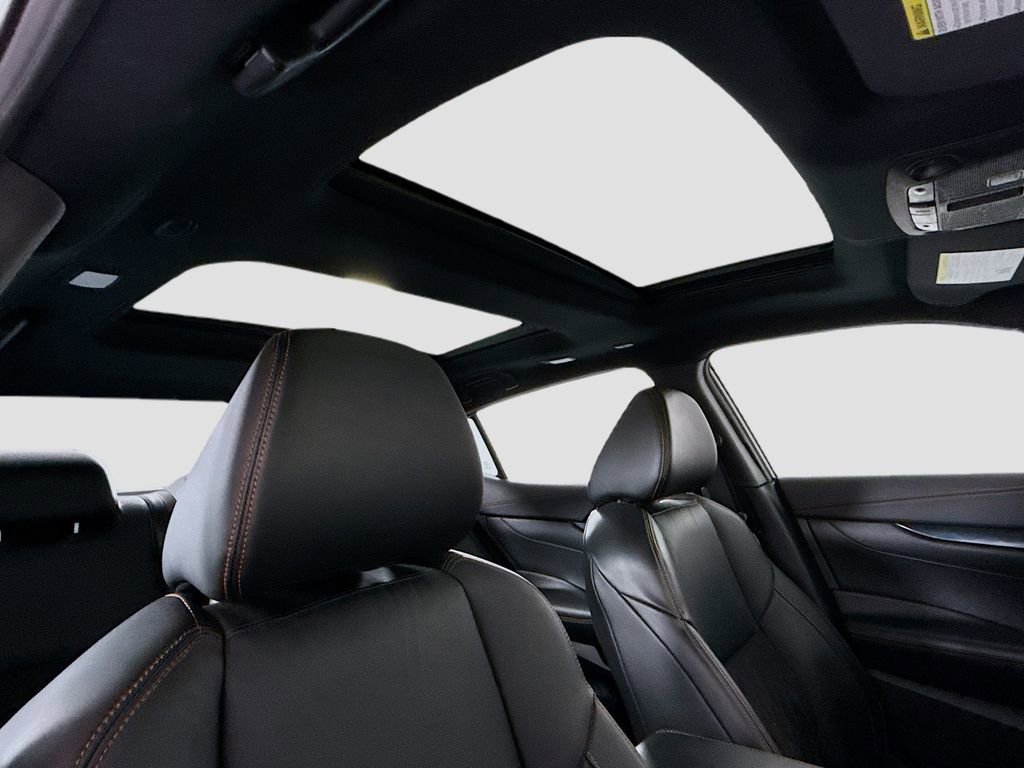 Used 2022 Nissan Maxima SR w/ Sport Mat Group FWD image 18