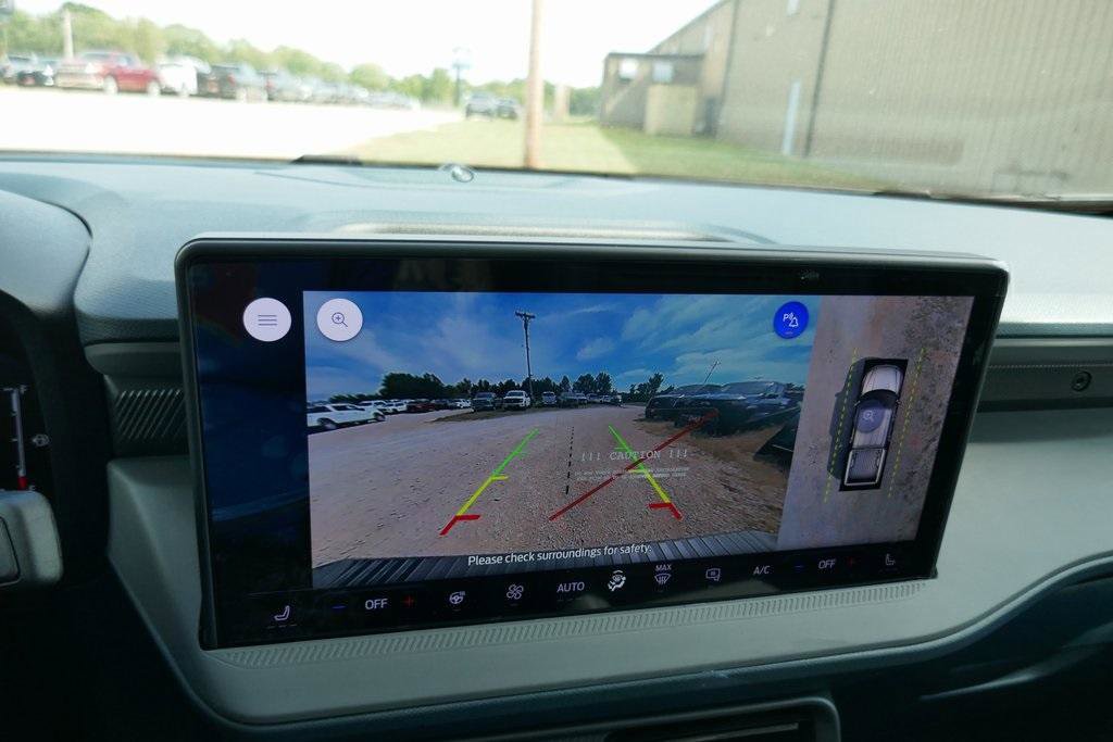 New 2025 Ford Maverick Lariat w/ Black Appearance Package image 21