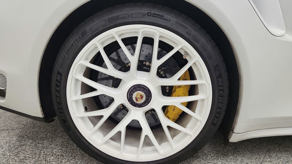 Used 2015 Porsche 911 Turbo S AWD/4WD image 31