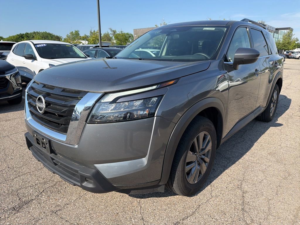 Used 2025 Nissan Pathfinder SV AWD/4WD image 1