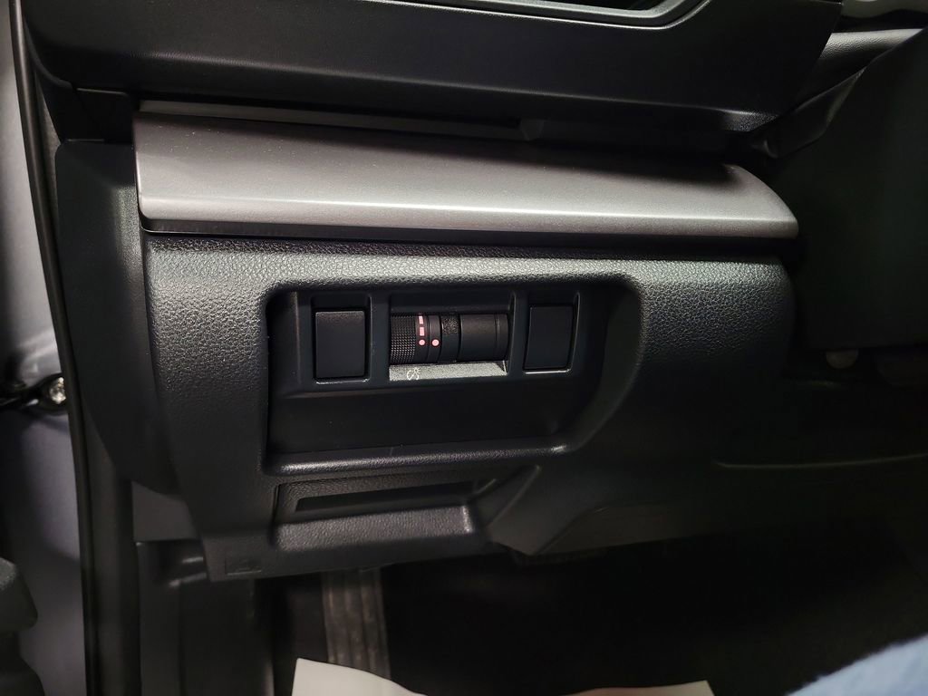 Used 2025 Subaru Impreza 2.0i Sport image 21