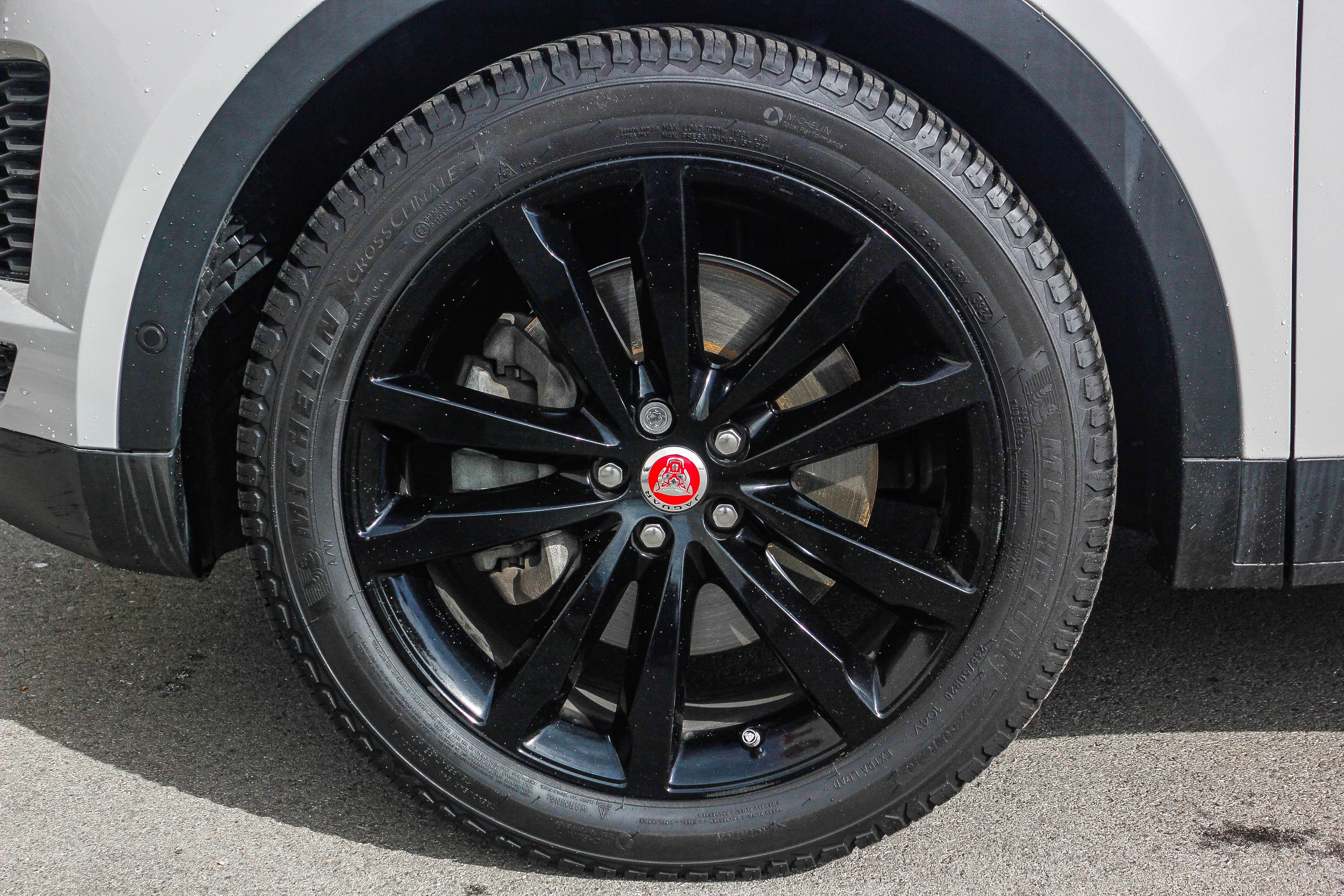 Used 2020 Jaguar E-PACE SE image 10