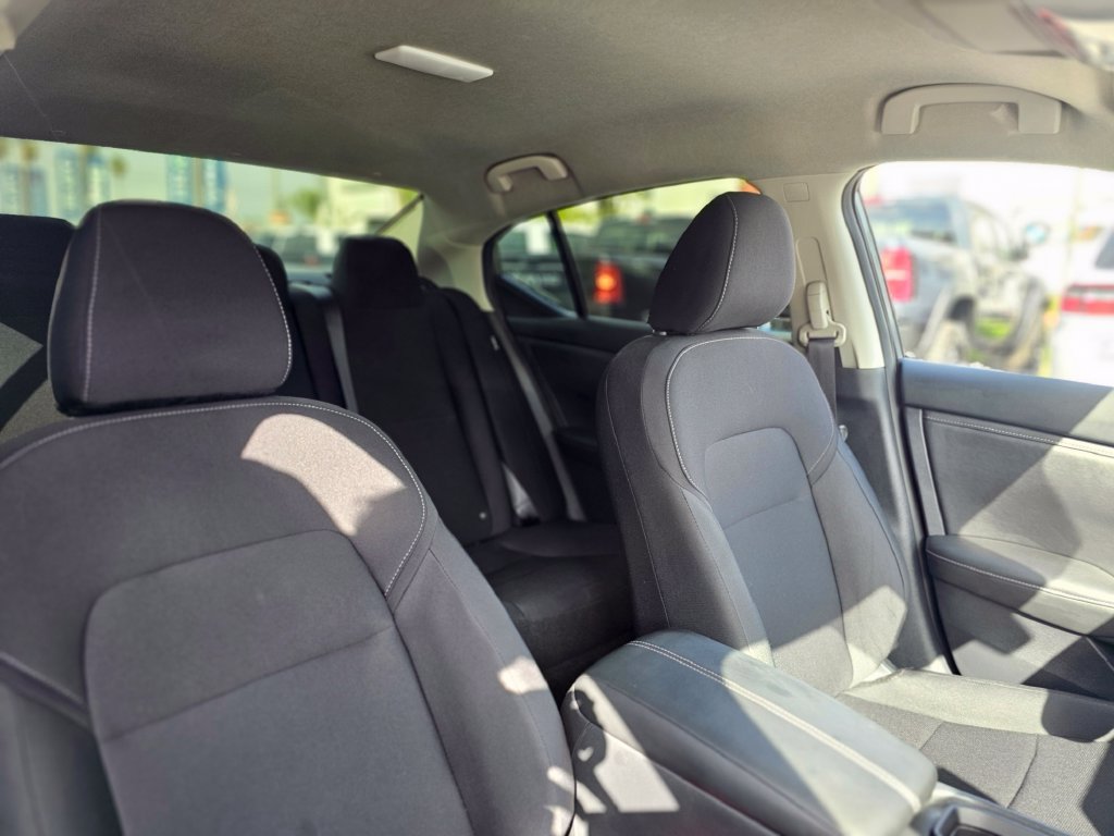 Used 2025 Nissan Sentra S FWD image 37