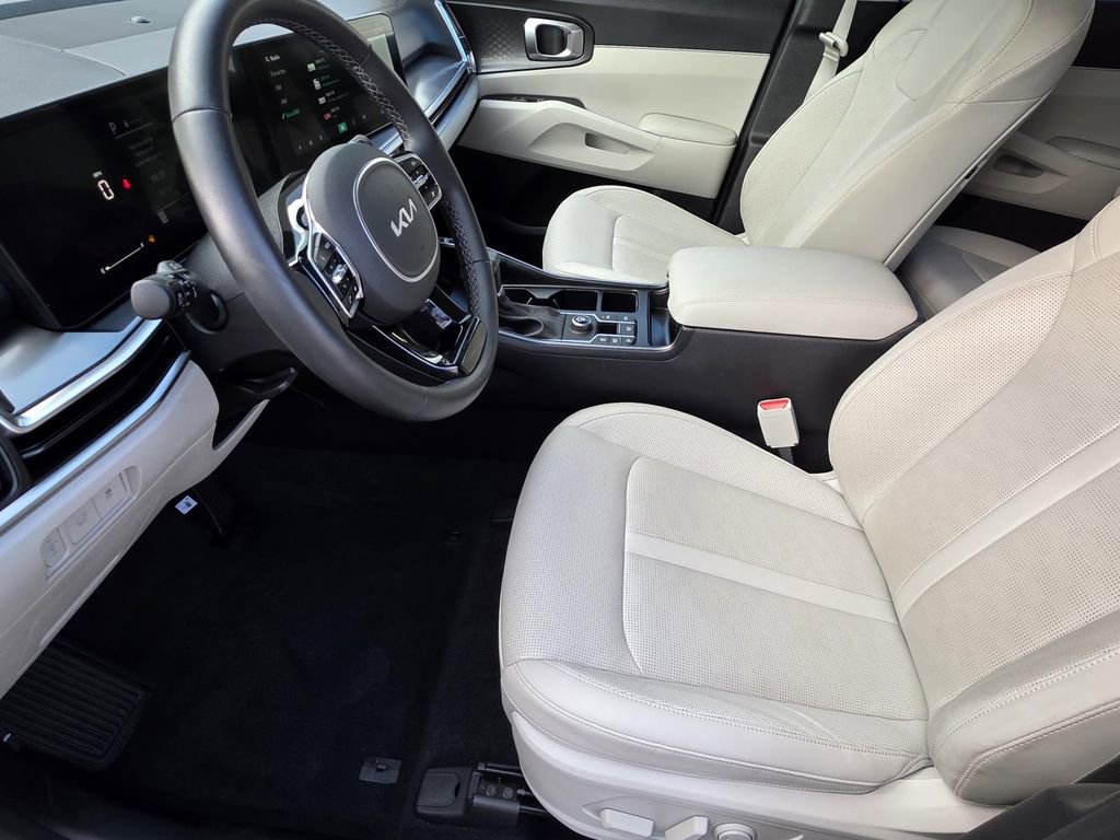 Used 2025 Kia Sorento EX w/ Panoramic Sunroof Package image 7