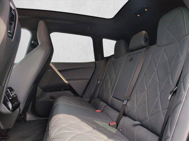Used 2023 BMW iX xDrive50 w/ Sport Package AWD/4WD image 19
