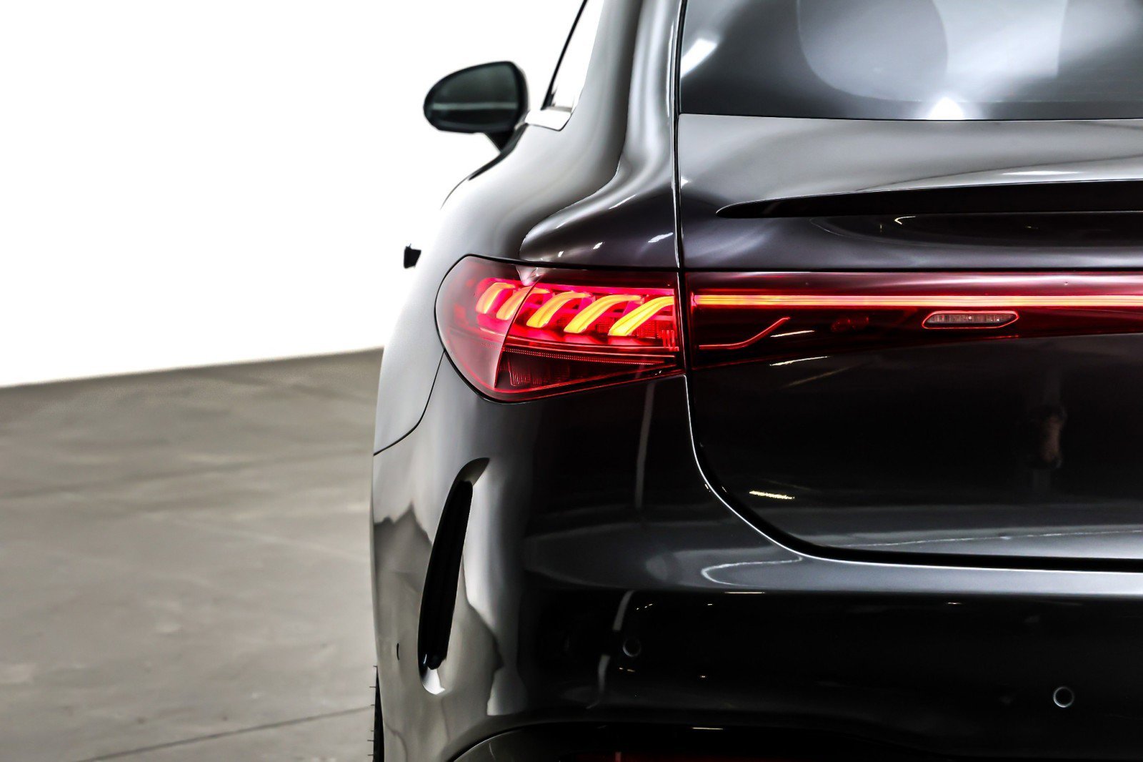 Certified 2022 Mercedes-Benz EQS 580 4MATIC Sedan image 15