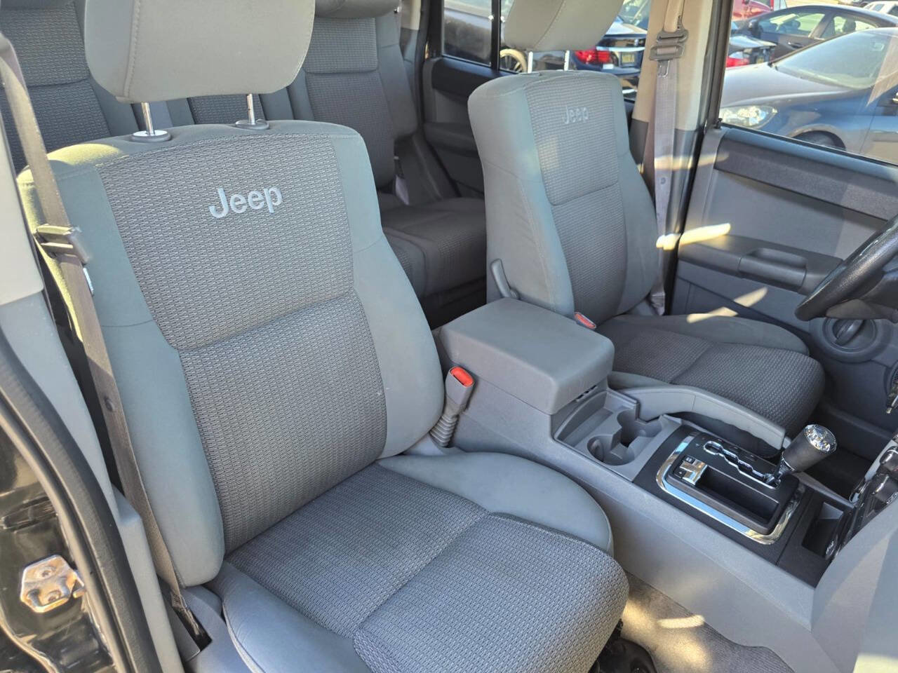 Used 2007 Jeep Commander Sport image 31
