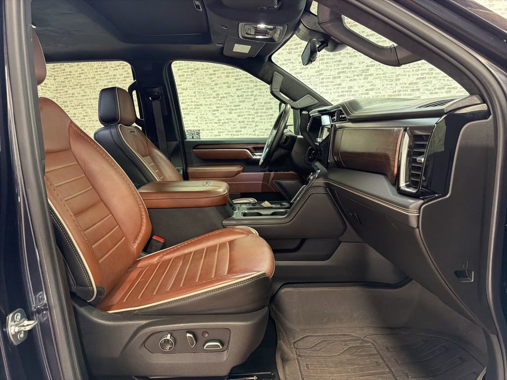 Used 2025 GMC Sierra 3500 Denali Ultimate image 11