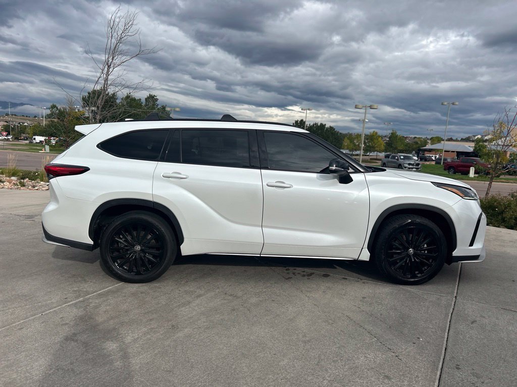 Used 2023 Toyota Highlander XSE AWD/4WD image 10
