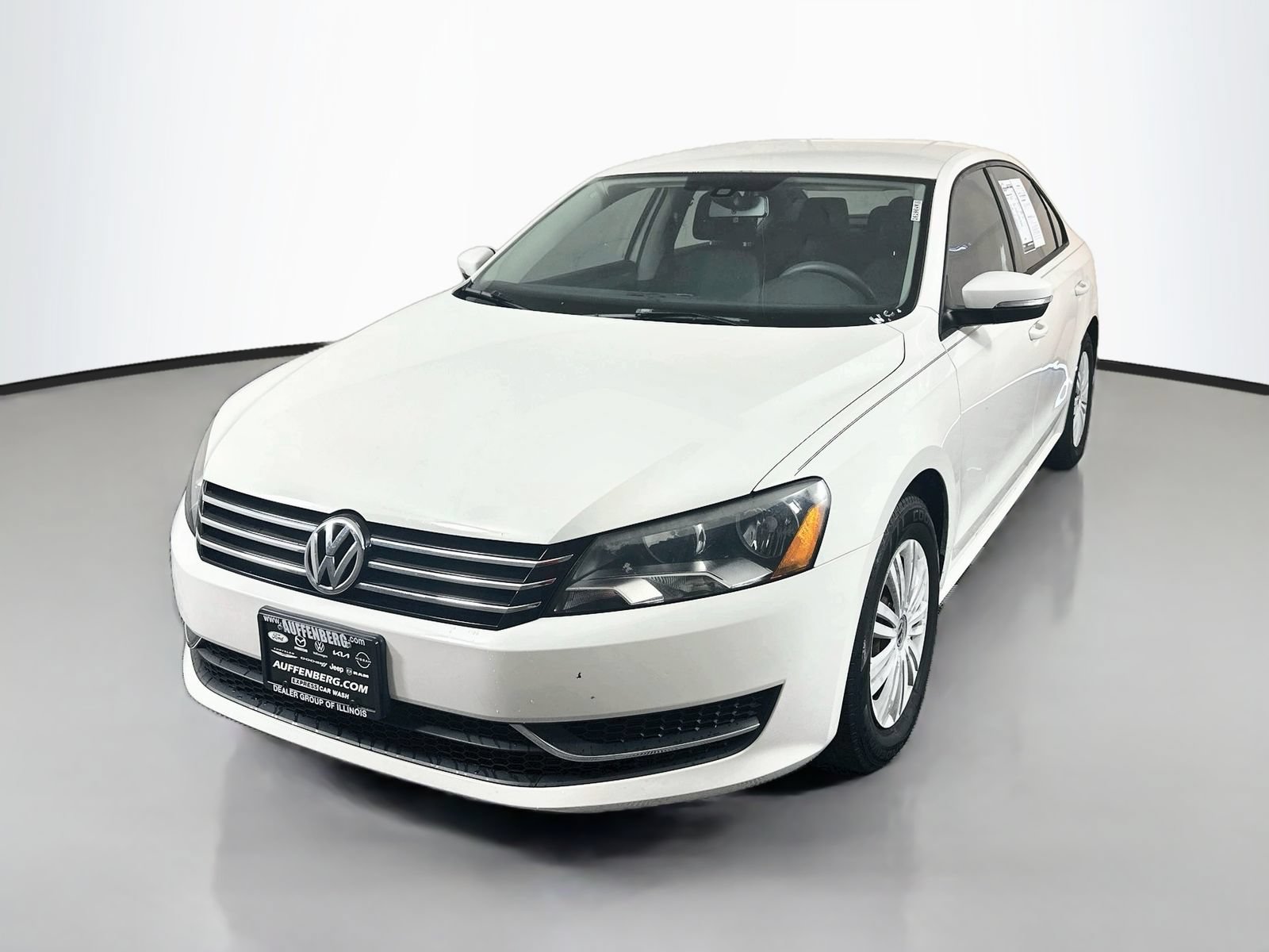 Used 2015 Volkswagen Passat 1.8T FWD image 3