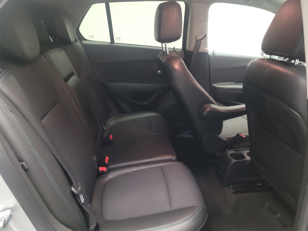 Used 2016 Chevrolet Trax LT w/ LT Convenience Package FWD image 19