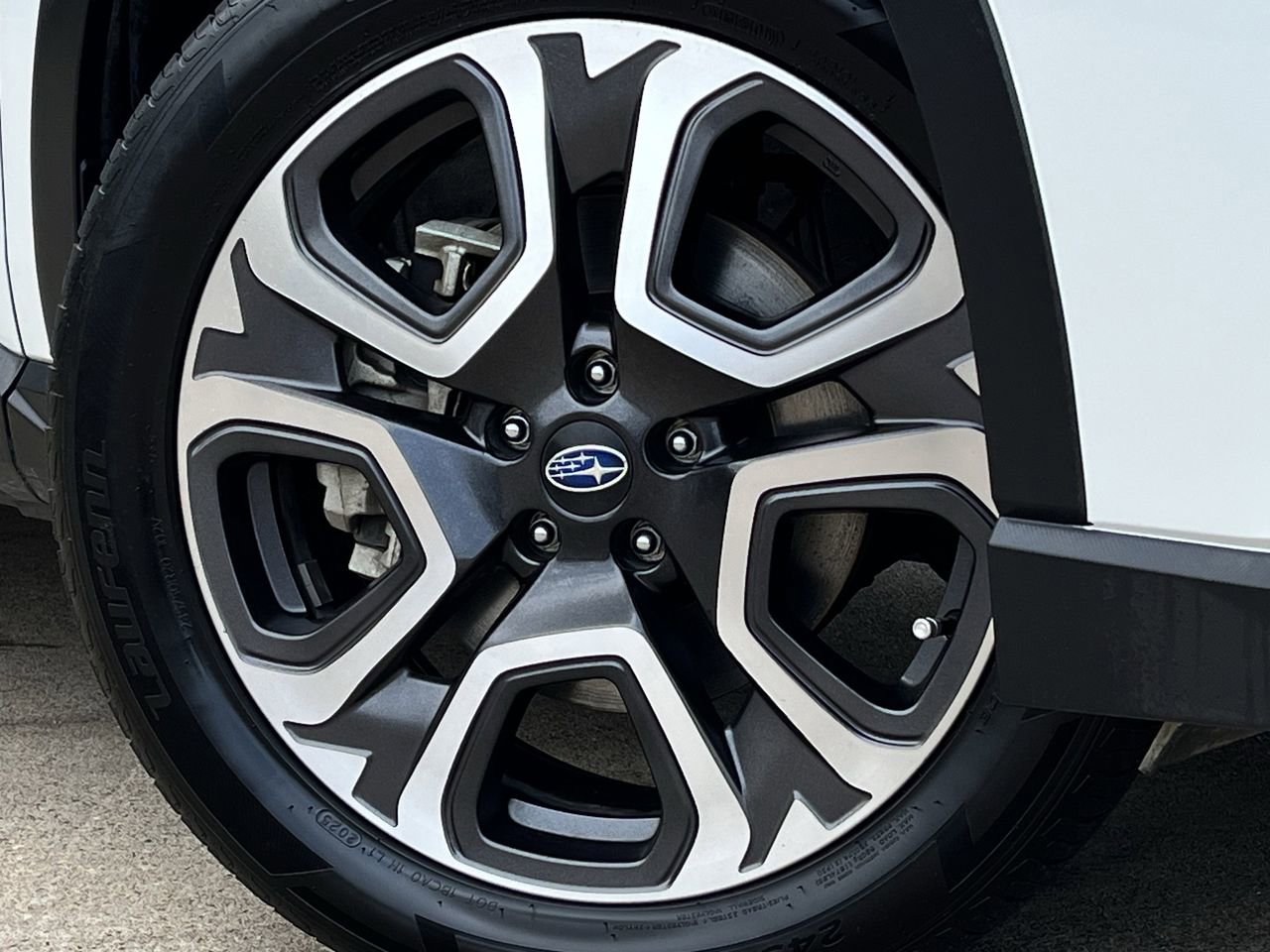 Used 2023 Subaru Ascent Limited w/ Technology Package image 29