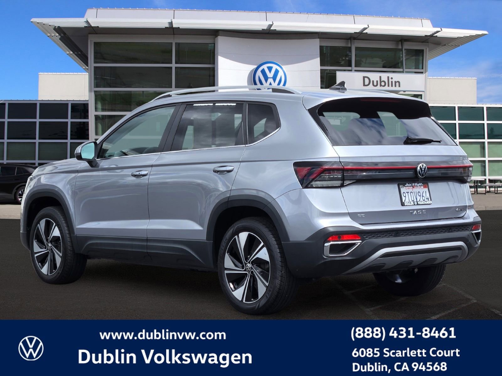 Used 2025 Volkswagen Taos SE image 6