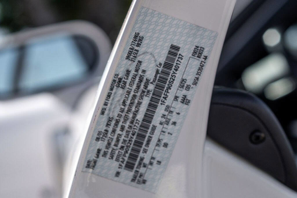 Used 2005 Ford GT image 80